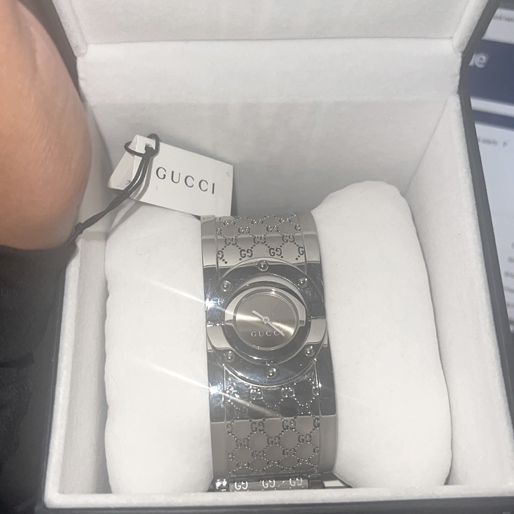 Gucci Twirl Bangle Stainless Steel Women’s original Watch
